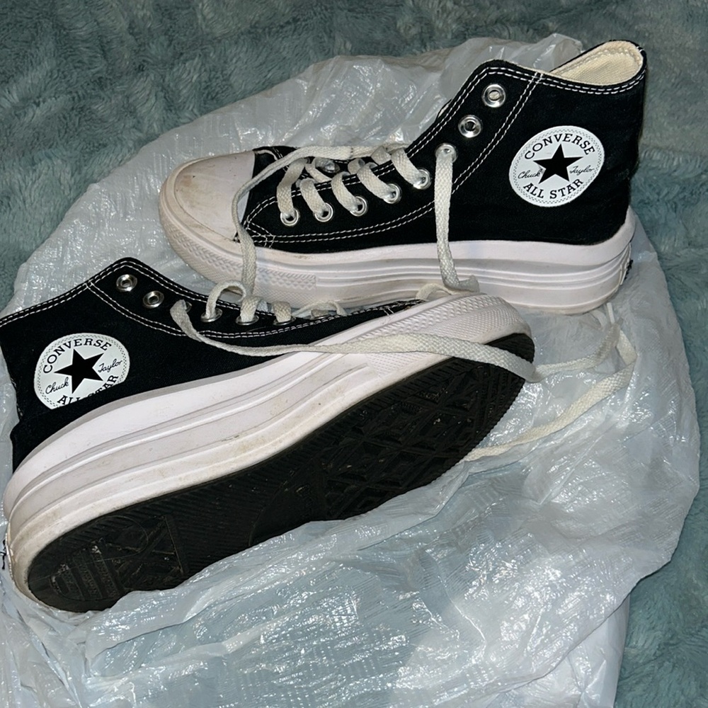 Used. Women’s size 7, Converse, Chuck Taylor All Star white and black.